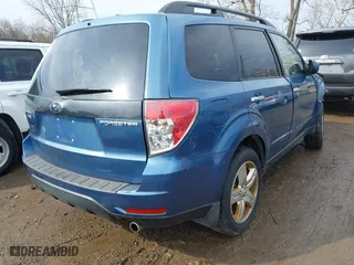 2009 Subaru Forester (Natl) X w/Premium Pkg with VIN JF2SH63609H791408, listed as a IAAI auction lot 41661390 with 91,867 mi miles. Bid and sale history available at carsss.com. Image 4.