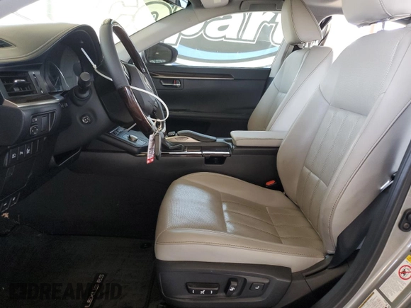 2016 Lexus ES 330 z VIN 58ABK1GG6GU019977, wystawiony jako Copart lot #59163355 z przebiegiem 55 368 mil mil oraz Szkoda całkowita • Salvage title. Historia ofert i sprzedaży dostępna na DreamBid. Obrazek 7.