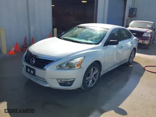 2015 Nissan Altima 2.5 S with VIN 1N4AL3AP6FC129575, listed as a IAAI auction lot 42004824 with 111,694 mi miles. Bid and sale history available at carsss.com. Image 2.