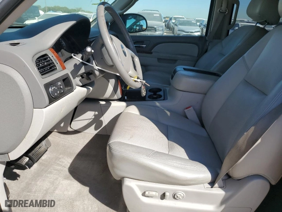 2010 Chevrolet Tahoe LTZ with VIN 1GNUCCE01AR115116, listed as a Copart auction lot 73654244 with 149,345 mi miles and Salvage Title. Bid and sale history available at carsss.com. Image 7.