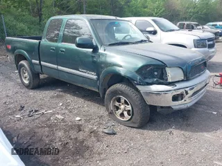 2001 Toyota Tundra SR5 with VIN 5TBRT34171S135339, listed as a IAAI auction lot 41946892 with 200,898 mi miles. Bid and sale history available at carsss.com. Image 1.