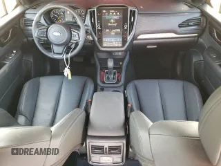 2025 Subaru Forester Limited with VIN JF2SLDRC1SH483332, listed as a Copart auction lot 43400035 with 3,101 mi miles and Salvage Title. Bid and sale history available at carsss.com. Image 8.