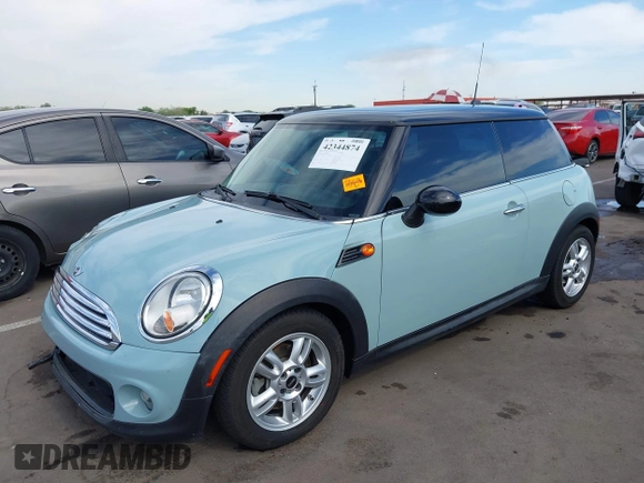 2012 MINI Hardtop z VIN WMWSU3C5XCT543913, wystawiony jako IAAI lot #42344874 z przebiegiem 108 245 mil mil oraz . Historia ofert i sprzedaży dostępna na DreamBid. Obrazek 2.
