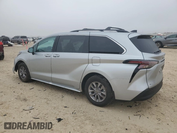 2025 Toyota Sienna XLE with VIN 5TDJRKEC2SS234150, listed as a Copart auction lot 43014285 with 5,996 mi miles and Salvage Title. Bid and sale history available at carsss.com. Image 2.