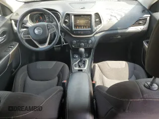 2017 Jeep Cherokee Latitude z VIN 1C4PJMCS8HW589873, wystawiony jako Copart lot #65951275 z przebiegiem 90 864 mil mil oraz Szkoda całkowita • Salvage title. Historia ofert i sprzedaży dostępna na DreamBid. Obrazek 8.