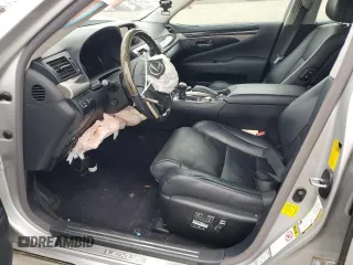 2013 Lexus LS 460 L with VIN JTHDL5EF8D5005974, listed as a Copart auction lot 57860925 with 80,831 mi miles and Salvage title. Bid and sale history available at DreamBid. Image 7.