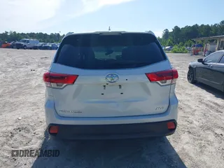 2017 Toyota Highlander XLE with VIN 5TDKZRFH4HS525085, listed as a IAAI auction lot 42506385 with 84,581 mi miles and . Bid and sale history available at DreamBid. Image 15.
