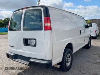2019 Chevrolet Express Cargo with VIN 1GCWGAFP8K1370612, listed as a Copart auction lot 62214645 with 104,484 mi miles and Clean title. Bid and sale history available at DreamBid. Image 4.