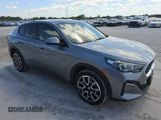 2024 BMW X2 xDrive28i z VIN WBX63GM09R5012591, wystawiony jako Copart lot #57438215 z przebiegiem 16 514 mil mil oraz Tytuł czysty. Historia ofert i sprzedaży dostępna na DreamBid. Obrazek 4.
