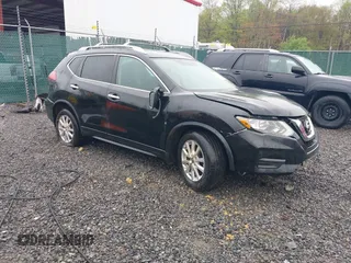2017 Nissan Rogue SL z VIN 5N1AT2MV9HC813713, wystawiony jako IAAI lot #42147478 z przebiegiem 96 623 mil mil oraz . Historia ofert i sprzedaży dostępna na DreamBid. Obrazek 1.