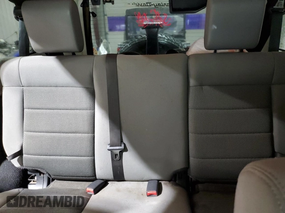 2008 Jeep Wrangler Unlimited Sahara с VIN 1J8GA59108L514034, выставлен на аукционе Copart как лот 58812215 с пробегом 191 800 миль миль и Списание • Salvage title. История ставок и продаж доступна на DreamBid. Изображение 10.