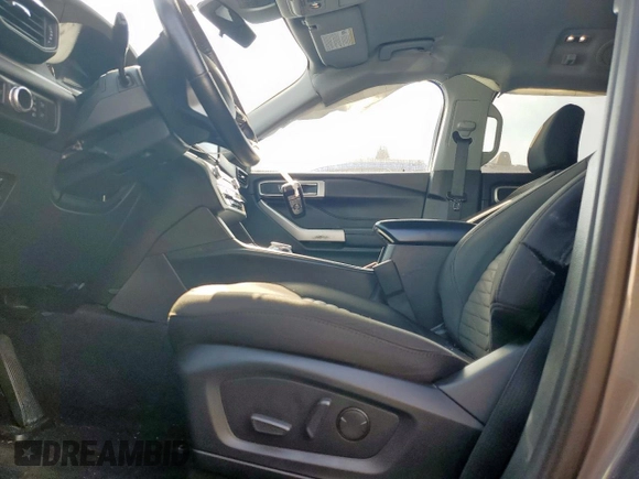 2021 Ford Explorer XLT with VIN 1FMSK7DH2MGC40641, listed as a Copart auction lot 48084795 with 61,802 mi miles and Salvage Title. Bid and sale history available at carsss.com. Image 7.