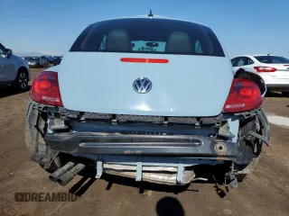 2015 Volkswagen Beetle Fleet Edition z VIN 3VWF17AT5FM640071, wystawiony jako Copart lot #56054715 z przebiegiem 138 539 mil mil oraz Szkoda całkowita • Salvage title. Historia ofert i sprzedaży dostępna na DreamBid. Obrazek 6.