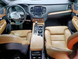 2018 Volvo XC90 Inscription z VIN YV4A22PL9J1200586, wystawiony jako Copart lot #60742375 z przebiegiem 116 272 mil mil oraz Czysty tytuł • Clean title. Historia ofert i sprzedaży dostępna na DreamBid. Obrazek 8.