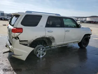 2011 Toyota 4Runner SR5 with VIN JTEZU5JR8B5019290, listed as a Copart auction lot 45624575 with 216,851 mi miles and Salvage Title. Bid and sale history available at carsss.com. Image 3.
