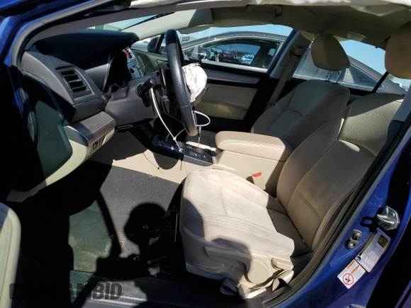 2015 Subaru Legacy 2.5i with VIN 4S3BNBA67F3068358, listed as a Copart auction lot 77262644 with 101,333 mi miles and Salvage title. Bid and sale history available at DreamBid. Image 7.