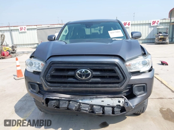 2021 Toyota Tacoma SR z VIN 5TFAX5GN8MX192277, wystawiony jako IAAI lot #42277081 z przebiegiem 66 322 mil mil oraz . Historia ofert i sprzedaży dostępna na DreamBid. Obrazek 13.
