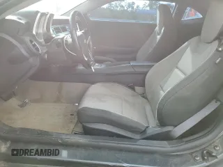 2015 Chevrolet Camaro LT z VIN 2G1FD1E34F9284313, wystawiony jako Copart lot #55575245 z przebiegiem 95 355 mil mil oraz Szkoda całkowita • Salvage title. Historia ofert i sprzedaży dostępna na DreamBid. Obrazek 7.
