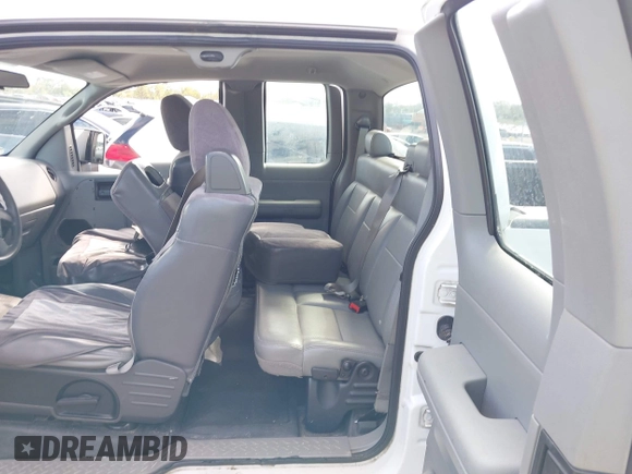 2004 Ford F-150 STX with VIN 1FTRX12WX4NC40353, listed as a IAAI auction lot 40627890 with 258,495 mi miles. Bid and sale history available at carsss.com. Image 8.