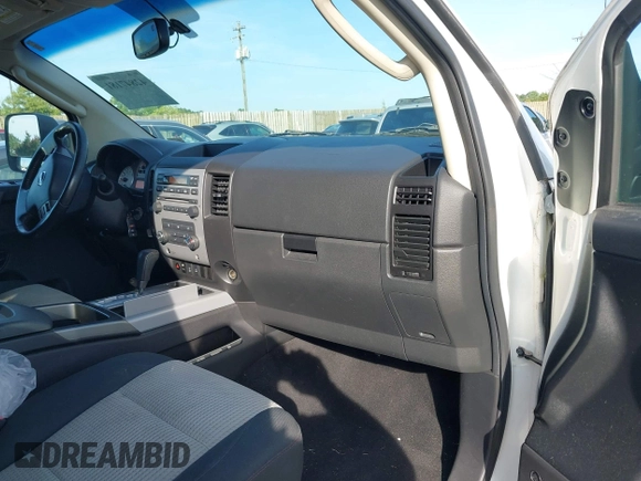 2008 Nissan Titan XE z VIN 1N6AA07FX8N309885, wystawiony jako IAAI lot #42847181 z przebiegiem 192 595 mil mil oraz . Historia ofert i sprzedaży dostępna na DreamBid. Obrazek 5.