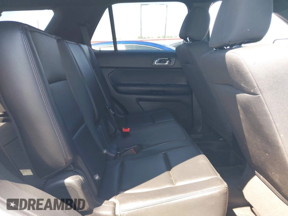 2016 Ford Police Interceptor Utility z VIN 1FM5K8AR3GGB43369, wystawiony jako IAAI lot #42209250 z przebiegiem 118 090 mil mil oraz . Historia ofert i sprzedaży dostępna na DreamBid. Obrazek 8.
