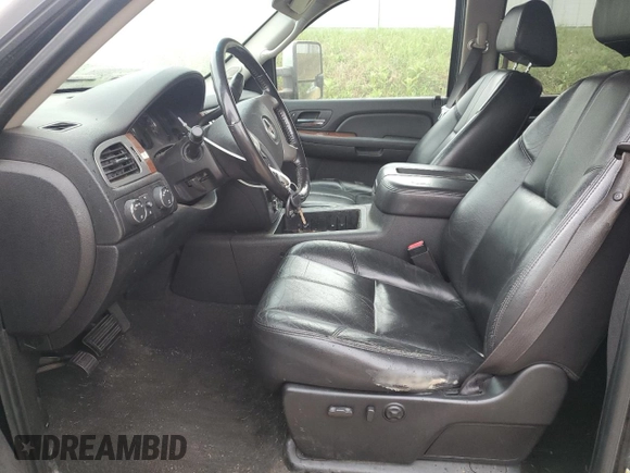 2008 GMC Sierra 1500 Work Truck z VIN 2GTEK133481143139, wystawiony jako Copart lot #60735835 z przebiegiem 198 049 mil mil oraz Czysty tytuł • Clean title. Historia ofert i sprzedaży dostępna na DreamBid. Obrazek 7.