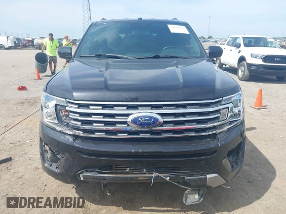 2019 Ford Expedition XLT with VIN 1FMJU1HT5KEA84864, listed as a IAAI auction lot 40174691 with 119,758 mi miles. Bid and sale history available at carsss.com. Image 12.