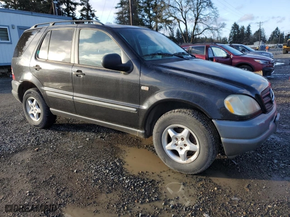 1999 Mercedes-Benz M-Class with VIN 4JGAB54E8XA120503, listed as a Copart auction lot 46517745 with NaN miles and Clean Title. Bid and sale history available at carsss.com. Image 4.