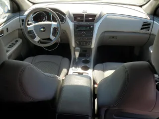 2012 Chevrolet Traverse 1LT z VIN 1GNKVGED0CJ207833, wystawiony jako Copart lot #58083155 z przebiegiem 120 058 mil mil oraz Szkoda całkowita • Salvage title. Historia ofert i sprzedaży dostępna na DreamBid. Obrazek 8.