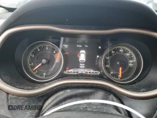 2016 Jeep Cherokee Limited z VIN 1C4PJMDB5GW211264, wystawiony jako Copart lot #53135105 z przebiegiem 142 991 mil mil oraz Szkoda całkowita • Salvage title. Historia ofert i sprzedaży dostępna na DreamBid. Obrazek 9.