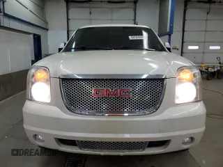 2014 GMC Yukon Denali with VIN 1GKS2EEF6ER141112, listed as a Copart auction lot 88526685 with 142,248 mi miles and Salvage Title. Bid and sale history available at carsss.com. Image 5.