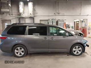 2015 Toyota Sienna LE AAS with VIN 5TDKK3DC6FS652281, listed as a IAAI auction lot 41891750 with 150,162 mi miles. Bid and sale history available at carsss.com. Image 13.