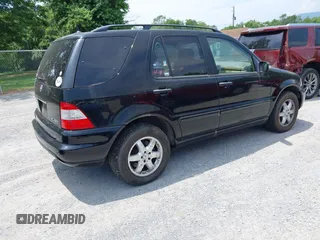 2004 Mercedes-Benz M 500 with VIN 4JGAB75E54A512828, listed as a IAAI auction lot 42579923 with 262,406 mi miles and . Bid and sale history available at DreamBid. Image 4.