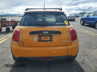 2016 MINI Hardtop with VIN WMWXP5C57G3B14701, listed as a Copart auction lot 58351545 with 111,647 mi miles and Salvage title. Bid and sale history available at DreamBid. Image 6.
