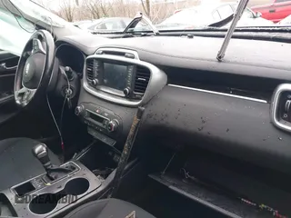 2019 Kia Sorento LX z VIN 5XYPGDA33KG537484, wystawiony jako IAAI lot #41441778 z przebiegiem 99 170 mil mil oraz . Historia ofert i sprzedaży dostępna na DreamBid. Obrazek 5.