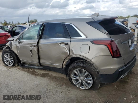 2022 Cadillac XT5 FWD Premium Luxury z VIN 1GYKNCRS4NZ179429, wystawiony jako Copart lot #47180195 z przebiegiem 45 649 mil mil oraz Nie do naprawy • Non repairable. Historia ofert i sprzedaży dostępna na DreamBid. Obrazek 2.