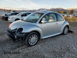 2005 Volkswagen New Beetle Coupe GLS with VIN 3VWCR31C65M418142, listed as a Copart auction lot 78430224 with 22,127 mi miles and Salvage Title. Bid and sale history available at carsss.com. Image 1.