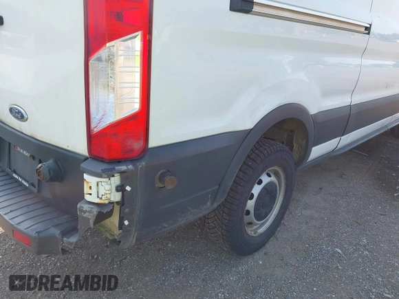 2016 Ford Transit z VIN 1FTYR2YM7GKB49371, wystawiony jako IAAI lot #42734901 z przebiegiem 439 908 mil mil oraz . Historia ofert i sprzedaży dostępna na DreamBid. Obrazek 6.