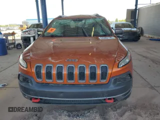 2015 Jeep Cherokee Trailhawk z VIN 1C4PJMBS4FW647489, wystawiony jako Copart lot #53362135 z przebiegiem 53 139 mil mil oraz Szkoda całkowita • Salvage title. Historia ofert i sprzedaży dostępna na DreamBid. Obrazek 5.