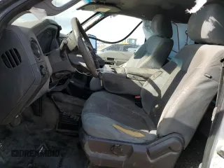 2014 Ford F-250 XL z VIN 1FT7X2B60EEB80260, wystawiony jako Copart lot #51664195 z przebiegiem 267 176 mil mil oraz Szkoda całkowita • Salvage title. Historia ofert i sprzedaży dostępna na DreamBid. Obrazek 7.