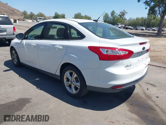 2013 Ford Focus SE z VIN 1FADP3F25DL290446, wystawiony jako IAAI lot #42520571 z przebiegiem 158 020 mil mil oraz . Historia ofert i sprzedaży dostępna na DreamBid. Obrazek 3.