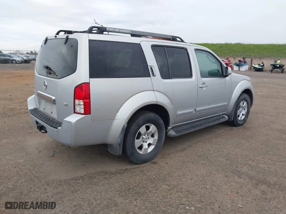 2006 Nissan Pathfinder SE with VIN 5N1AR18U46C604709, listed as a IAAI auction lot 41735976 with 123,548 mi miles. Bid and sale history available at carsss.com. Image 4.