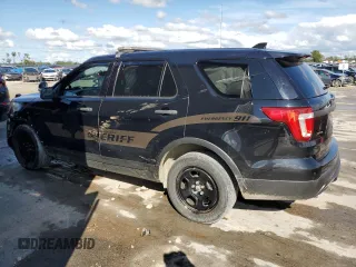 2017 Ford Police Interceptor Utility z VIN 1FM5K8ATXHGC35415, wystawiony jako Copart lot #73063734 z przebiegiem 122 404 mil mil oraz Szkoda całkowita • Salvage title. Historia ofert i sprzedaży dostępna na DreamBid. Obrazek 2.