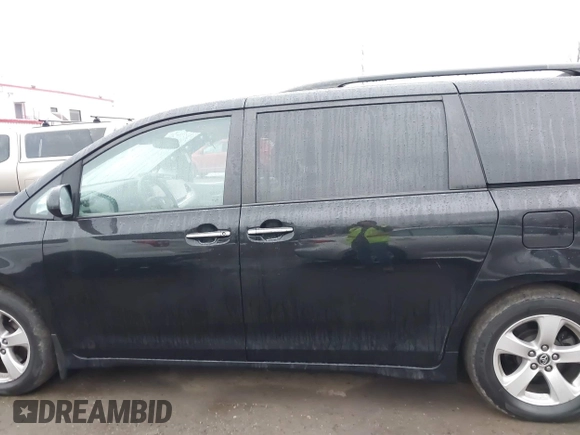2019 Toyota Sienna LE Auto Access Seat with VIN 5TDKZ3DC6KS988342, listed as a IAAI auction lot 41456926 with 91,799 mi miles and . Bid and sale history available at DreamBid. Image 14.