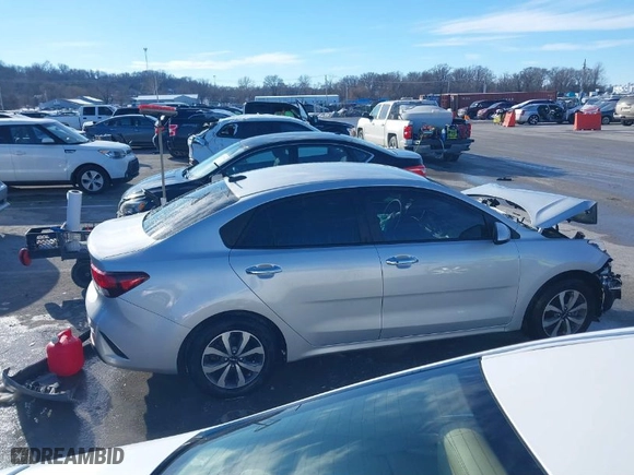 2022 Kia Rio S with VIN 3KPA24AD3NE441675, listed as a IAAI auction lot 41349807 with 34,327 mi miles. Bid and sale history available at carsss.com. Image 13.