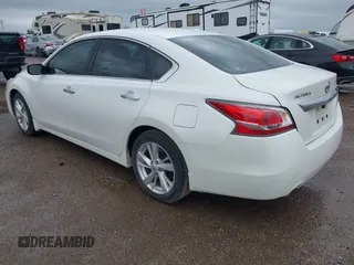2015 Nissan Altima SV z VIN 1N4AL3AP5FC175043, wystawiony jako IAAI lot #41945330 z przebiegiem 181 037 mil mil oraz . Historia ofert i sprzedaży dostępna na DreamBid. Obrazek 3.