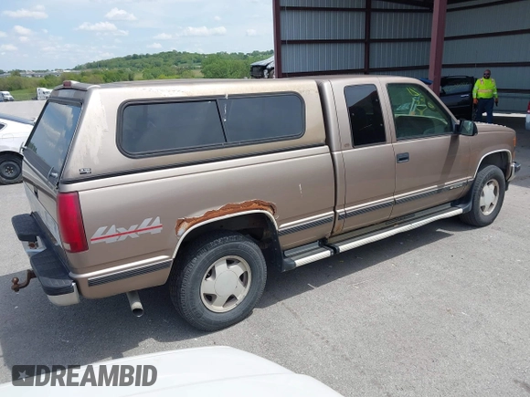 1997 Chevrolet Silverado 1500 with VIN 2GCEK19R5V1153864, listed as a IAAI auction lot 42214183 with 196,761 mi miles and . Bid and sale history available at DreamBid. Image 4.