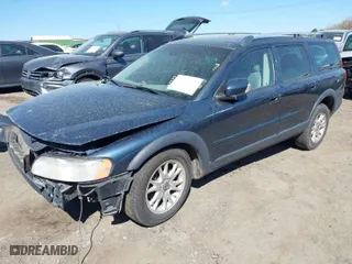 2007 Volvo XC70 with VIN YV4SZ592671256063, listed as a IAAI auction lot 41875616 with 1 mi miles. Bid and sale history available at carsss.com. Image 2.