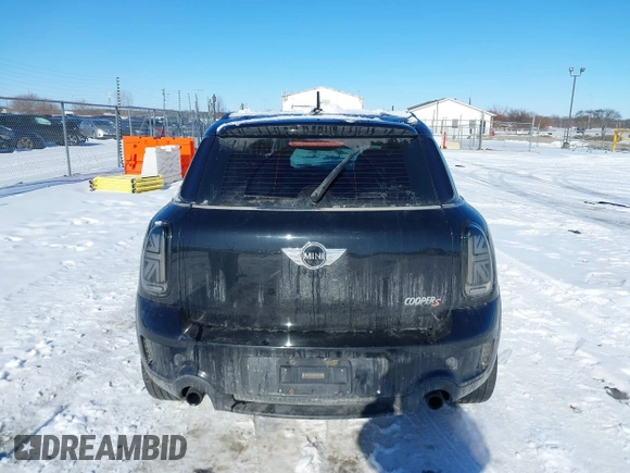 2011 MINI Countryman S with VIN WMWZC5C50BWL55234, listed as a IAAI auction lot 41323339 with 134,709 mi miles and . Bid and sale history available at DreamBid. Image 17.