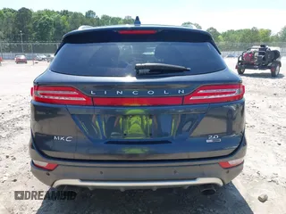 2015 Lincoln MKC z VIN 5LMCJ1A95FUJ18259, wystawiony jako IAAI lot #42294839 z przebiegiem 188 224 mil mil oraz . Historia ofert i sprzedaży dostępna na DreamBid. Obrazek 17.